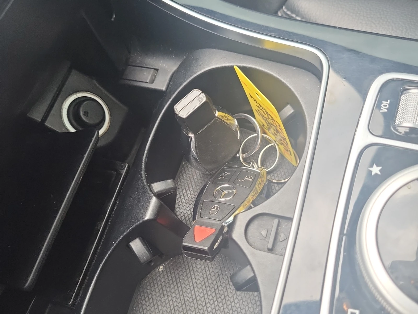 Mercedes-Benz C 300 * 4MATIC * CARFAX * ПОГРЕВ * ШИБИДАХ, снимка 8 - Автомобили и джипове - 56118138