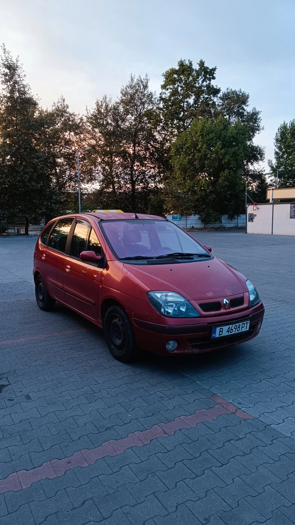 Renault Scenic 1.6 16v , снимка 2 - Автомобили и джипове - 56186061