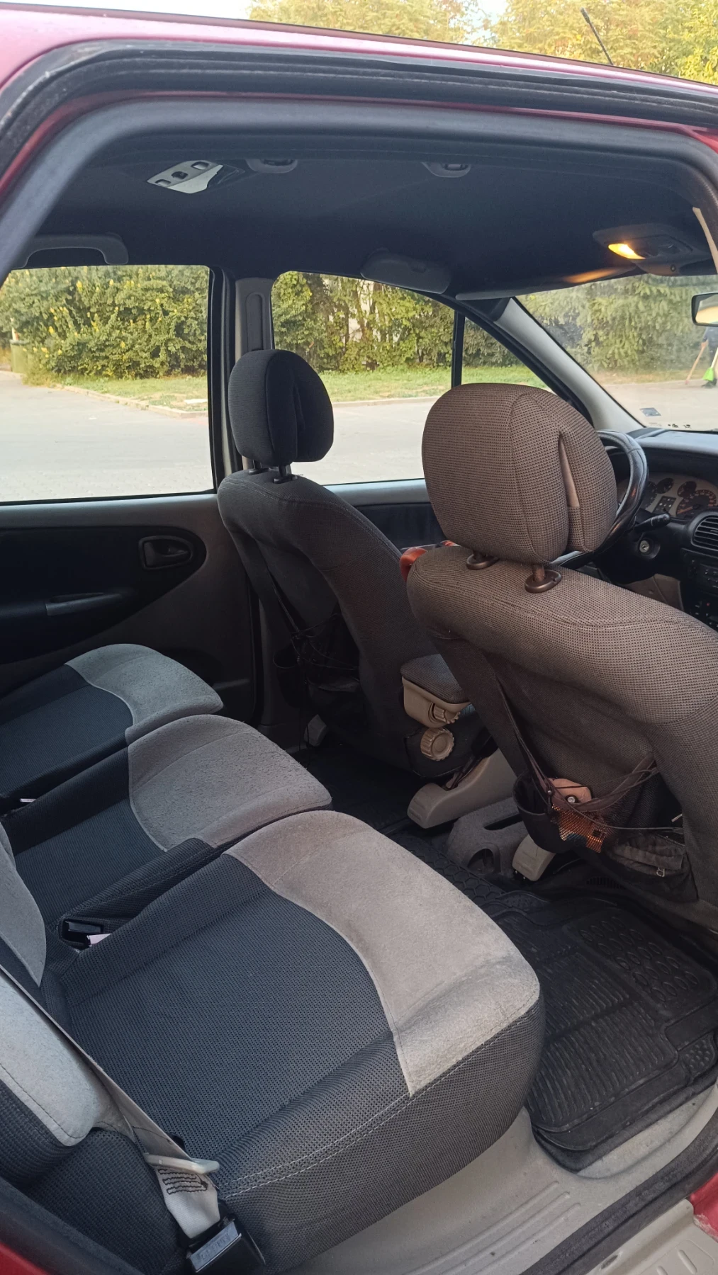 Renault Scenic 1.6 16v , снимка 8 - Автомобили и джипове - 56186061