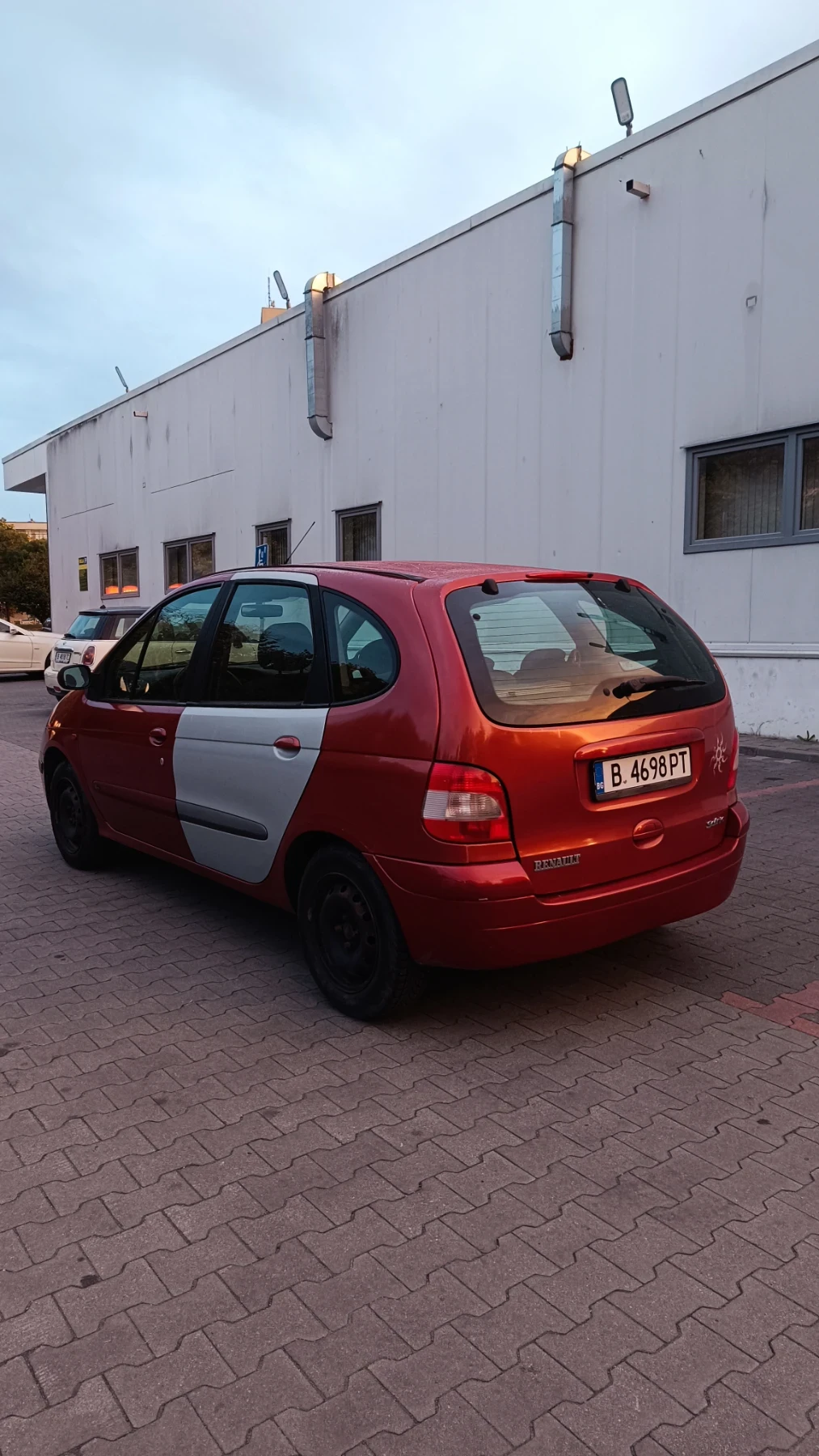 Renault Scenic 1.6 16v , снимка 3 - Автомобили и джипове - 56186061
