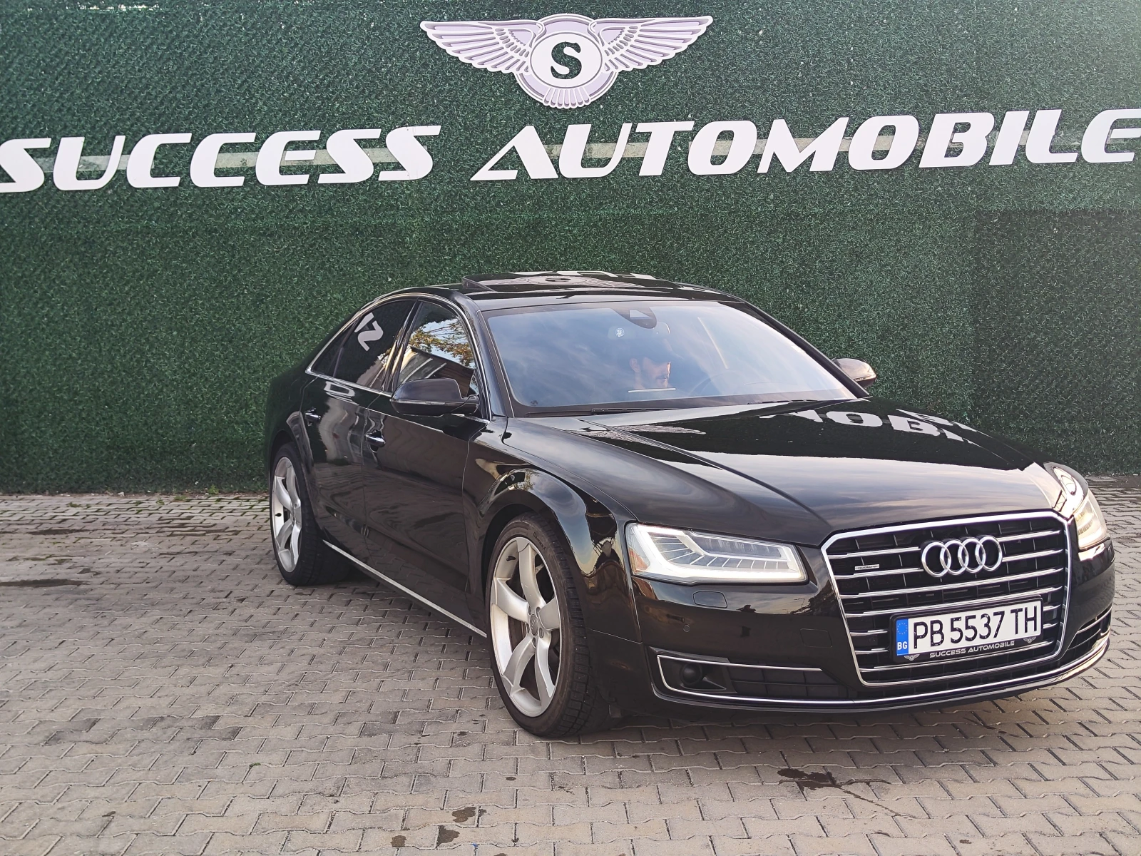 Audi A8 4.0* B&Q* HEADUP* PODGREV* CAMERA* MATRIX* LIZING, снимка 2 - Автомобили и джипове - 56594195