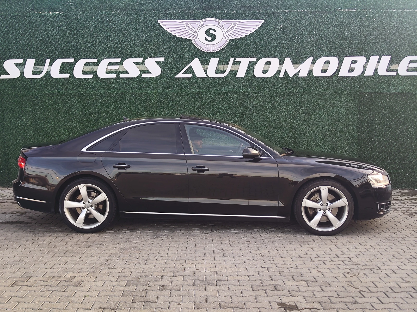 Audi A8 4.0* B&Q* HEADUP* PODGREV* CAMERA* MATRIX* LIZING, снимка 3 - Автомобили и джипове - 56594195