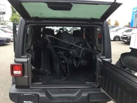 Jeep Wrangler * Sport Sport 4x4 * CARFAX *  ФИКСИРАНА ЦЕНА ДО БГ, снимка 16