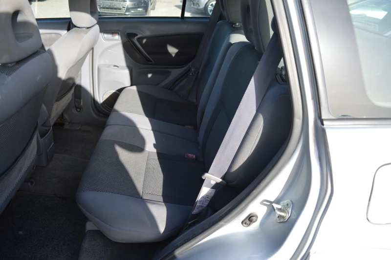 Toyota Rav4 2.0D4D-4X4-KLIMA, снимка 11 - Автомобили и джипове - 49933926