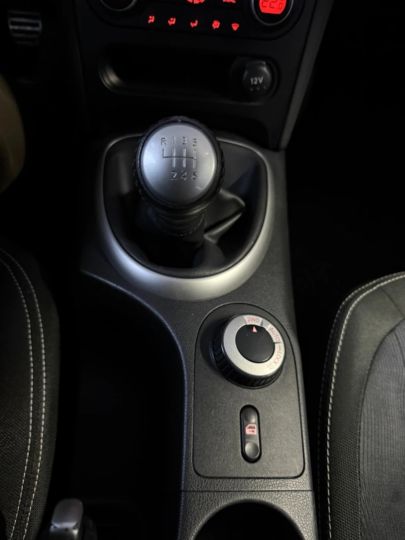 Nissan Qashqai 2.0DCI-4X4-N TEC-КАМЕРА-НАВИ-ПАНОРАМА-КЛИМАТРОНИК, снимка 16 - Автомобили и джипове - 53029329