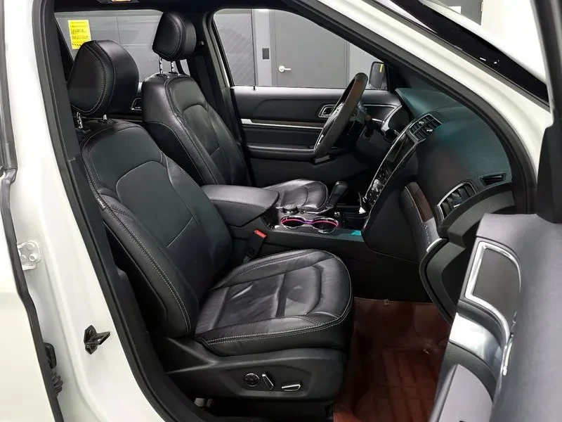 Ford Explorer 2.3 AWD, снимка 12 - Автомобили и джипове - 54351940