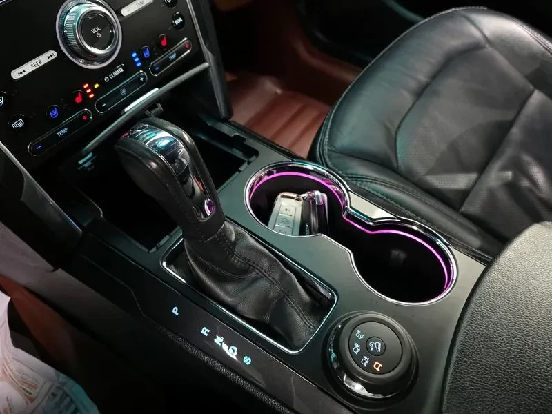 Ford Explorer 2.3 AWD, снимка 9 - Автомобили и джипове - 54351940