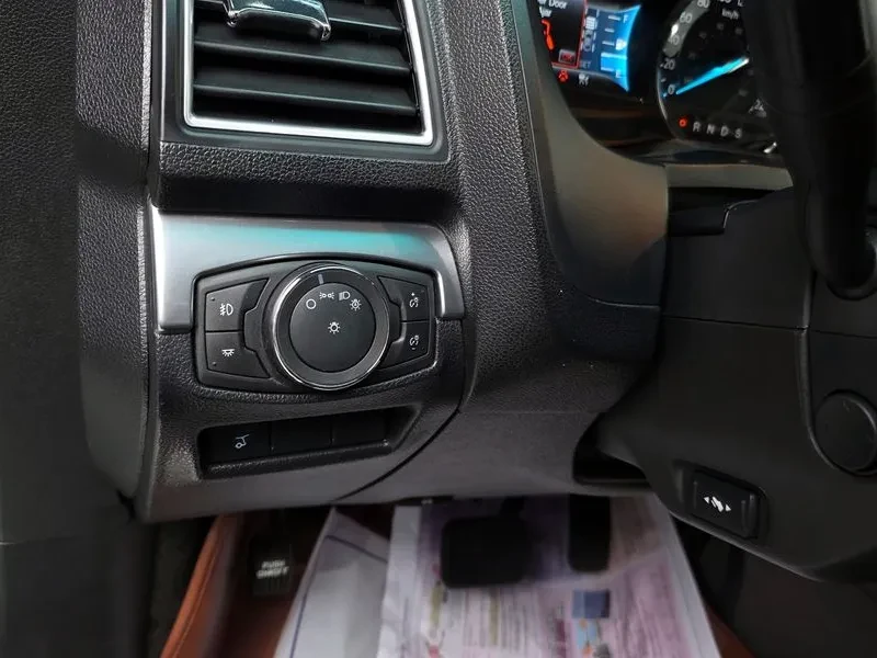 Ford Explorer 2.3 AWD, снимка 13 - Автомобили и джипове - 54351940