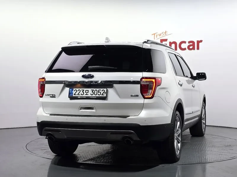 Ford Explorer 2.3 AWD, снимка 4 - Автомобили и джипове - 54351940