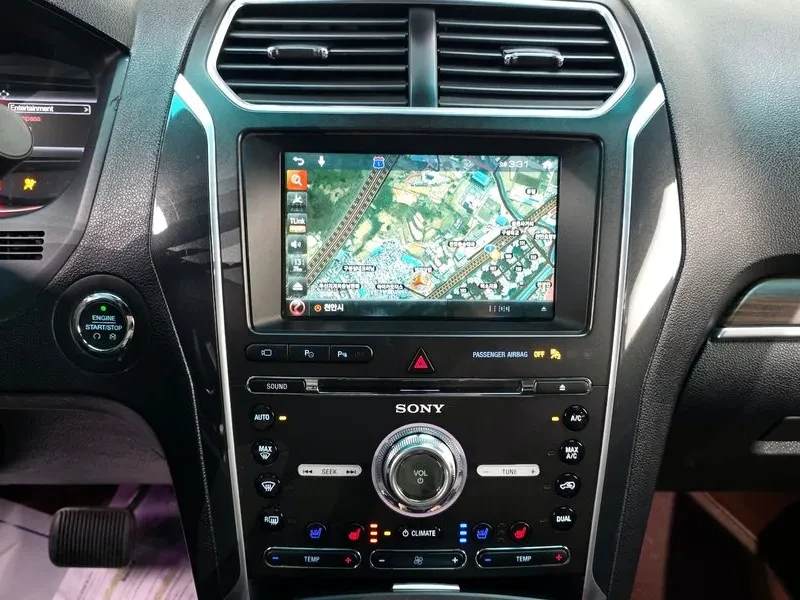 Ford Explorer 2.3 AWD, снимка 16 - Автомобили и джипове - 54351940