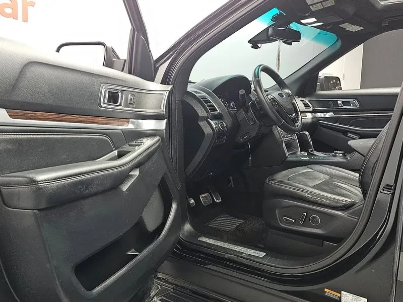 Ford Explorer 2.3 AWD, снимка 10 - Автомобили и джипове - 54351500