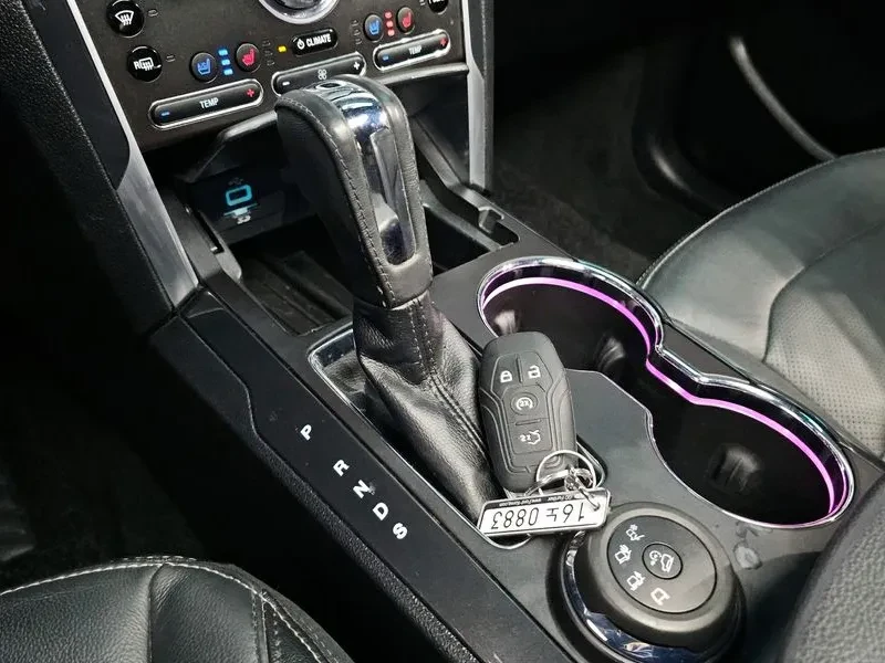 Ford Explorer 2.3 AWD, снимка 9 - Автомобили и джипове - 54351500