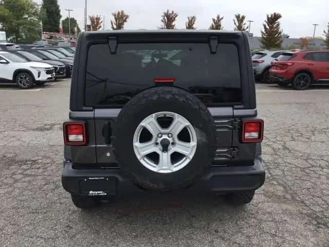 Jeep Wrangler * Sport Sport 4x4 * CARFAX *  ФИКСИРАНА ЦЕНА ДО БГ, снимка 4 - Автомобили и джипове - 54597073