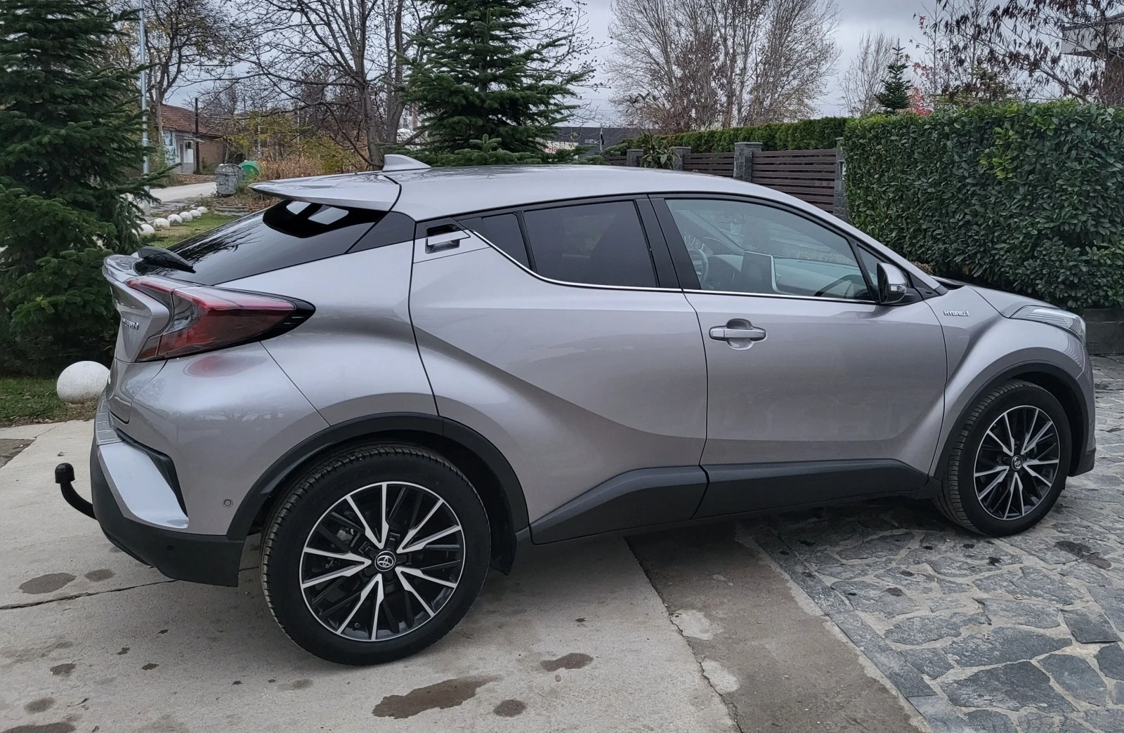 Toyota C-HR Кожа, най-високо оборудване, Hybrid - изображение 7