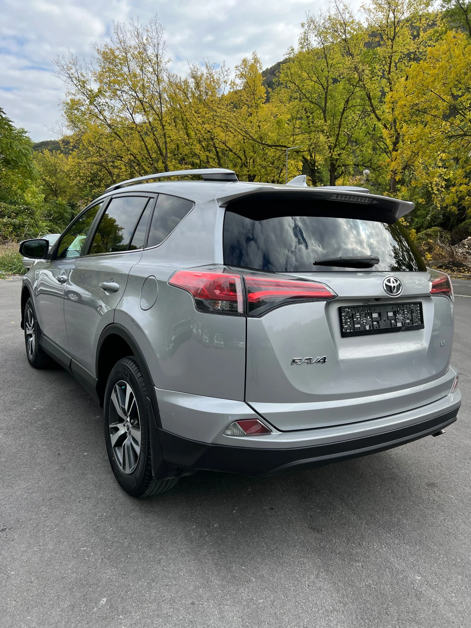 Toyota Rav4 * 2.5* LE* 4x4* АВТОМАТИК*  | Mobile.bg — изображение 4