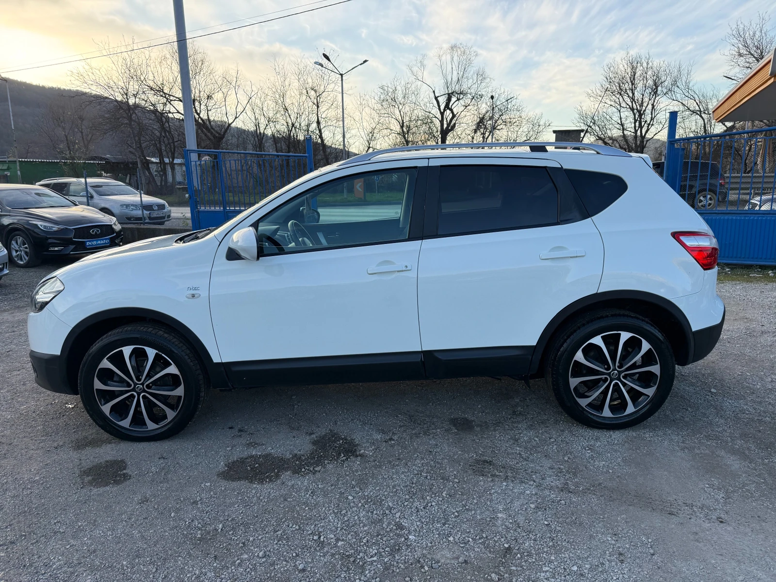 Nissan Qashqai 2.0DCI-4X4-N TEC-КАМЕРА-НАВИ-ПАНОРАМА-КЛИМАТРОНИК - изображение 3