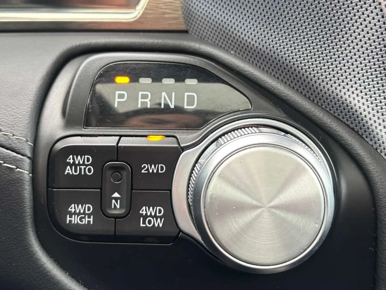 Dodge RAM 1500 * Limited * ОБДУХВАНЕ* 360КАМЕРИ* ДВА КЛЮЧА* , снимка 14 - Автомобили и джипове - 53824565