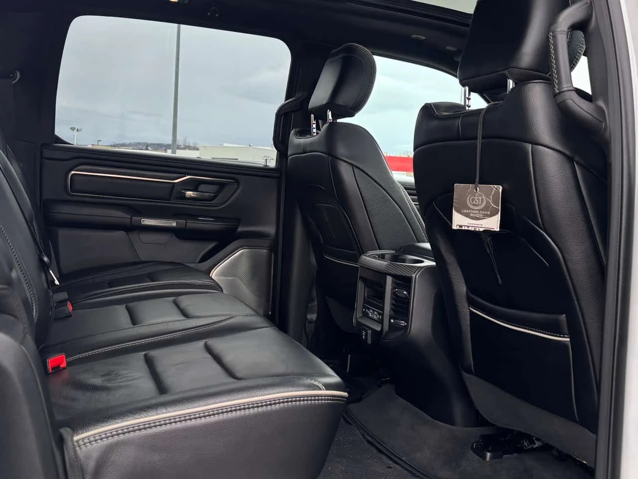 Dodge RAM 1500 * Limited * ОБДУХВАНЕ* 360КАМЕРИ* ДВА КЛЮЧА* , снимка 11 - Автомобили и джипове - 53824565