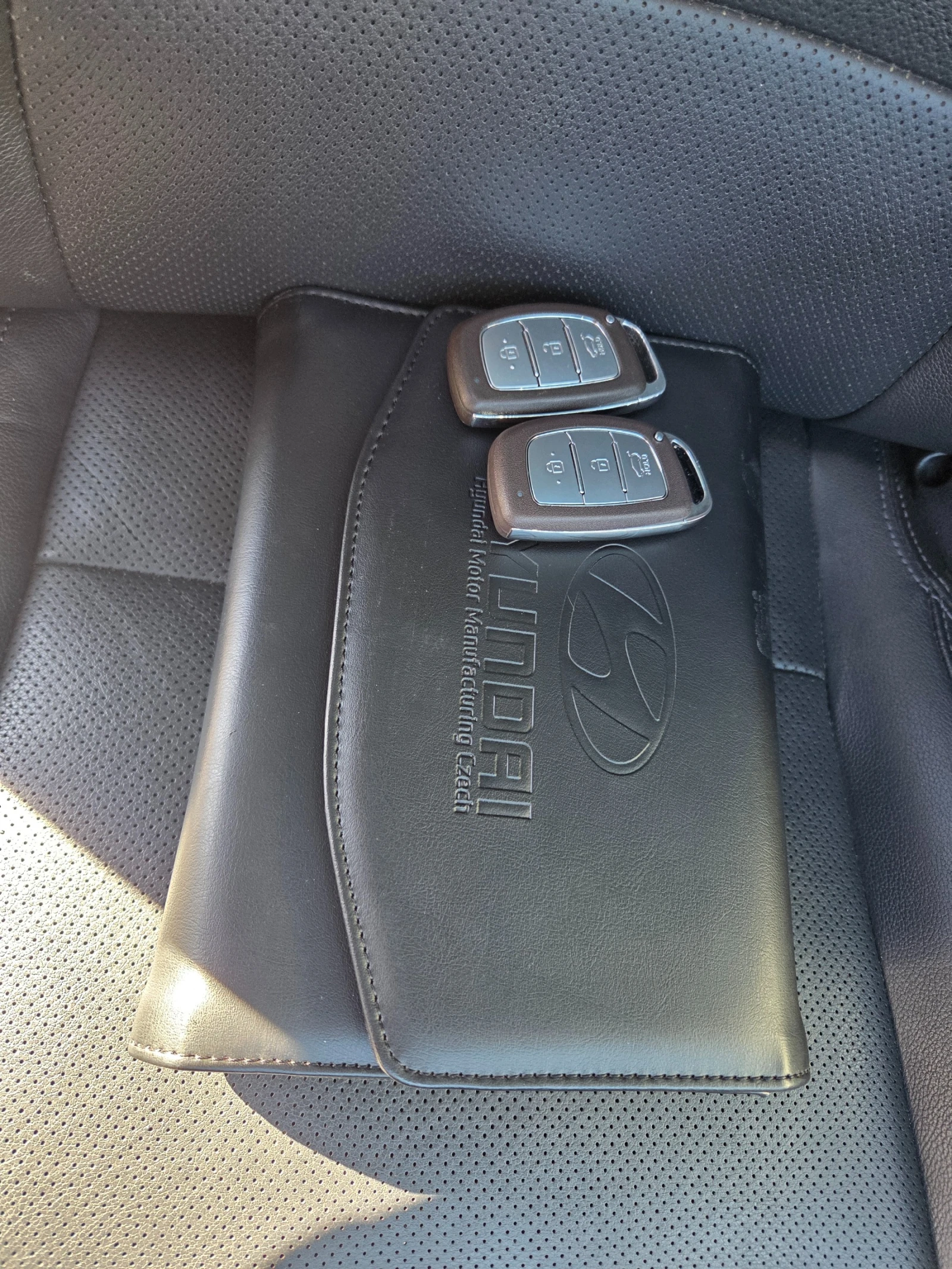 Hyundai Tucson Premium / 4x4 185к.с/FULL, снимка 13 - Автомобили и джипове - 53916666