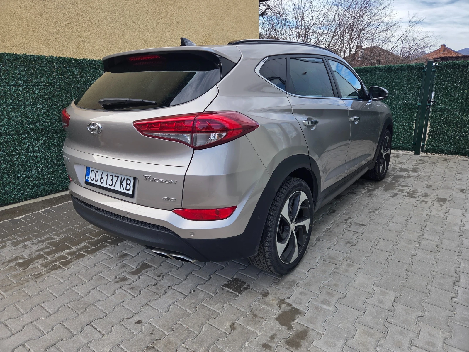 Hyundai Tucson Premium / 4x4 185к.с/FULL, снимка 3 - Автомобили и джипове - 53916666