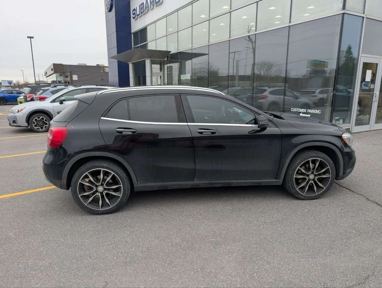 Mercedes-Benz GLA 250 * ПАНОРАМА* ПОДГРЕВИ* КАМЕРА* ПРЕДСТАВИТЕЛСТВО* , снимка 5 - Автомобили и джипове - 54365801