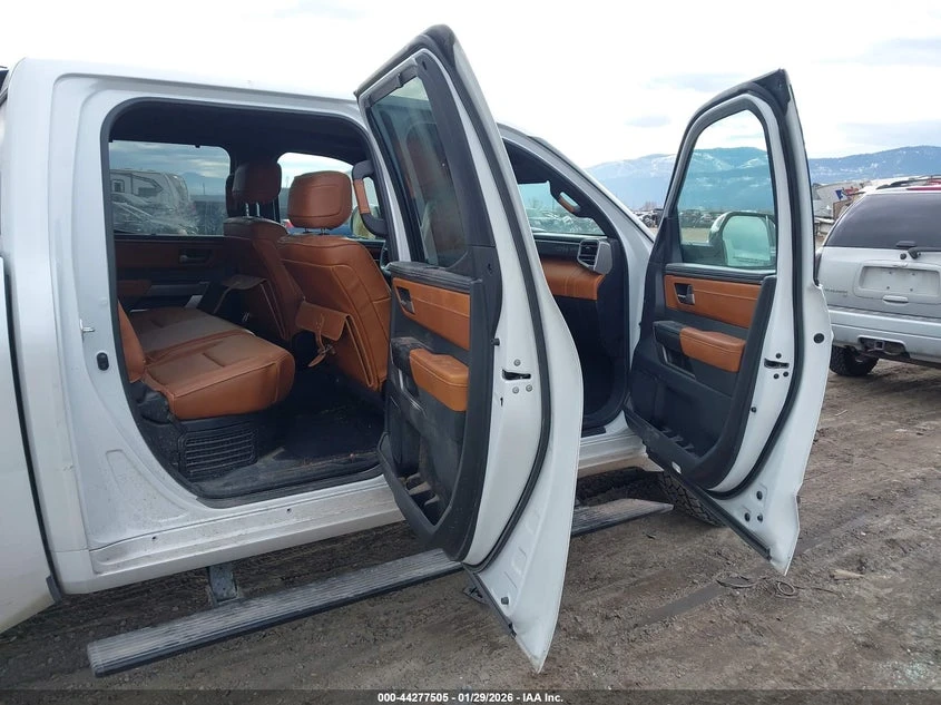 Toyota Tundra 3.4l Hybrid 1794 Limited Edition 4Wd, снимка 8 - Автомобили и джипове - 54711340