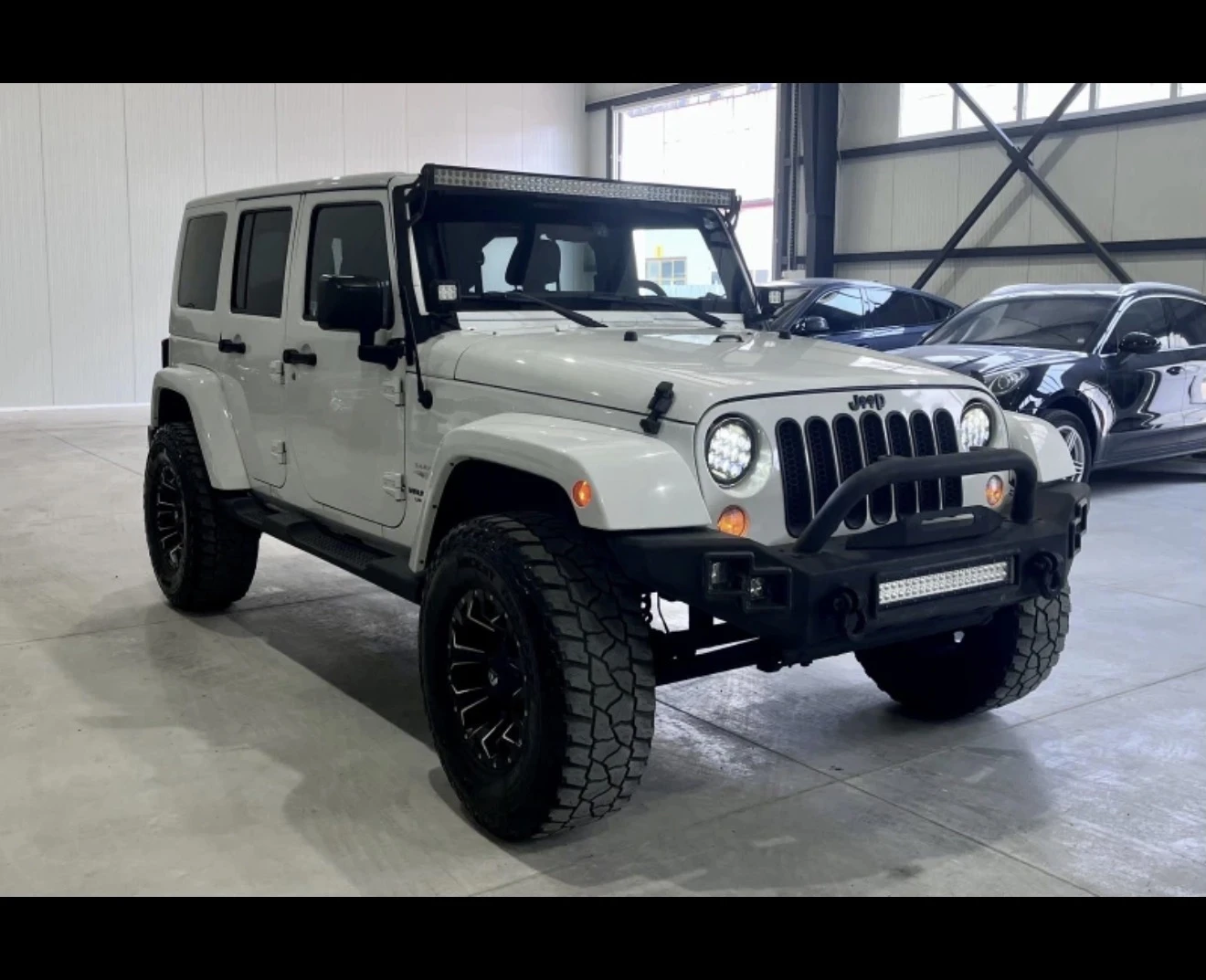 Jeep Wrangler Sahara, снимка 3 - Автомобили и джипове - 55702571