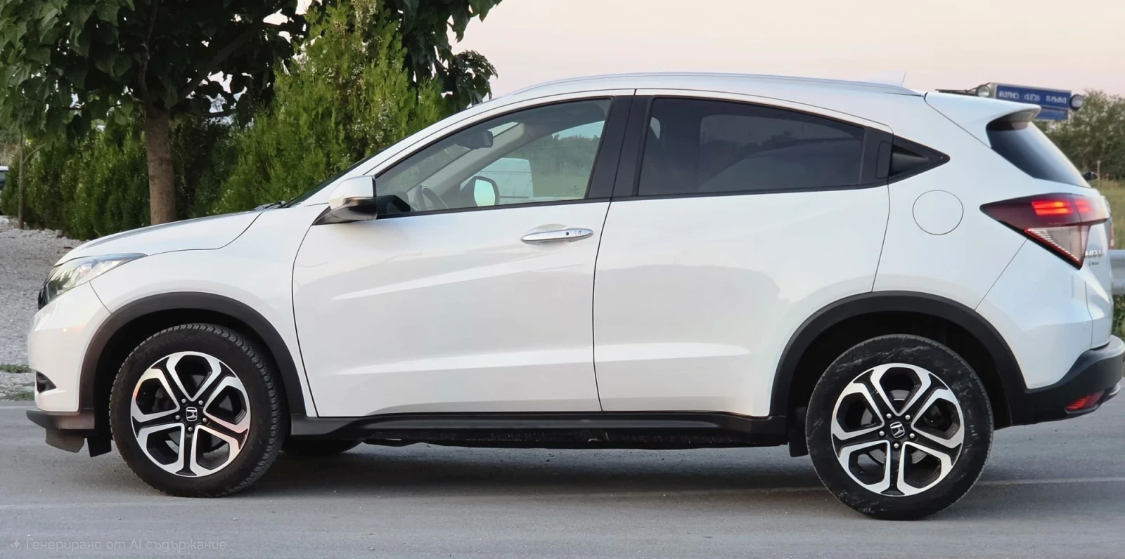 Honda Hr-v 1.5 i-VTEC Executive , снимка 8 - Автомобили и джипове - 55874791