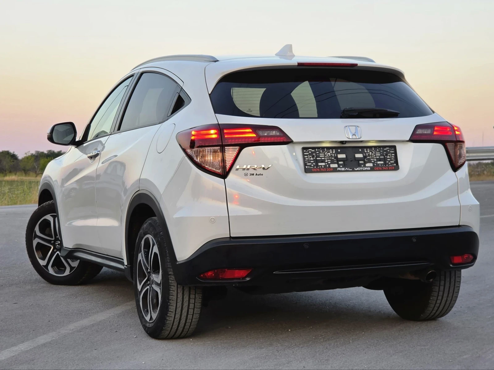 Honda Hr-v 1.5 i-VTEC Executive , снимка 5 - Автомобили и джипове - 55874791