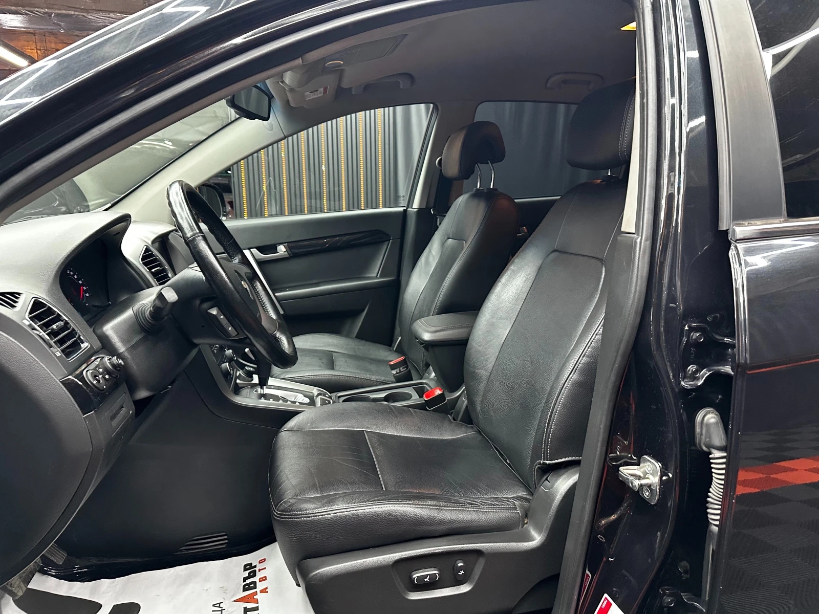 Chevrolet Captiva 2.2d 184 к.с., снимка 8 - Автомобили и джипове - 56197706