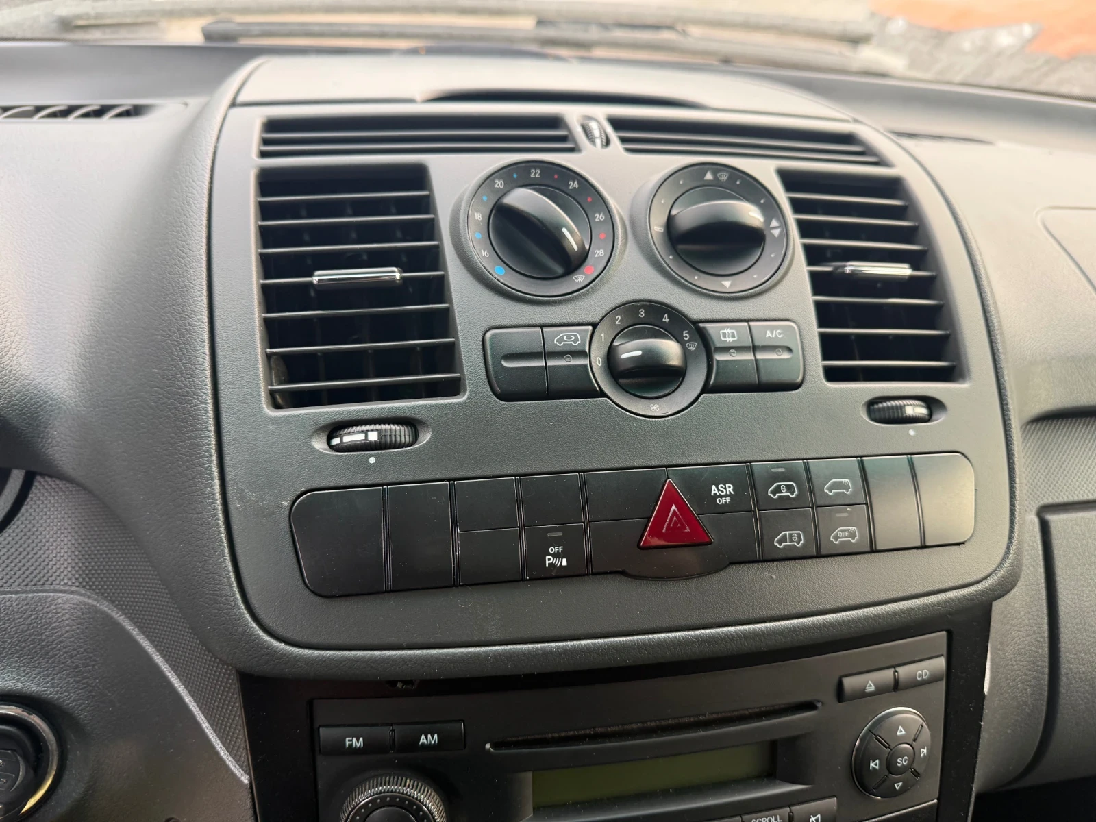 Mercedes-Benz Vito 2.2CDI - изображение 10