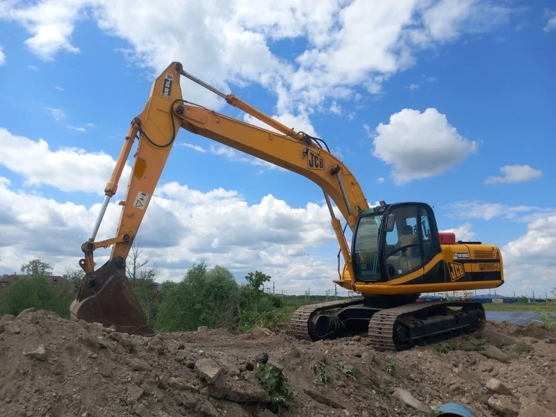 Багер JCB 220, снимка 1 - Индустриална техника - 47190282