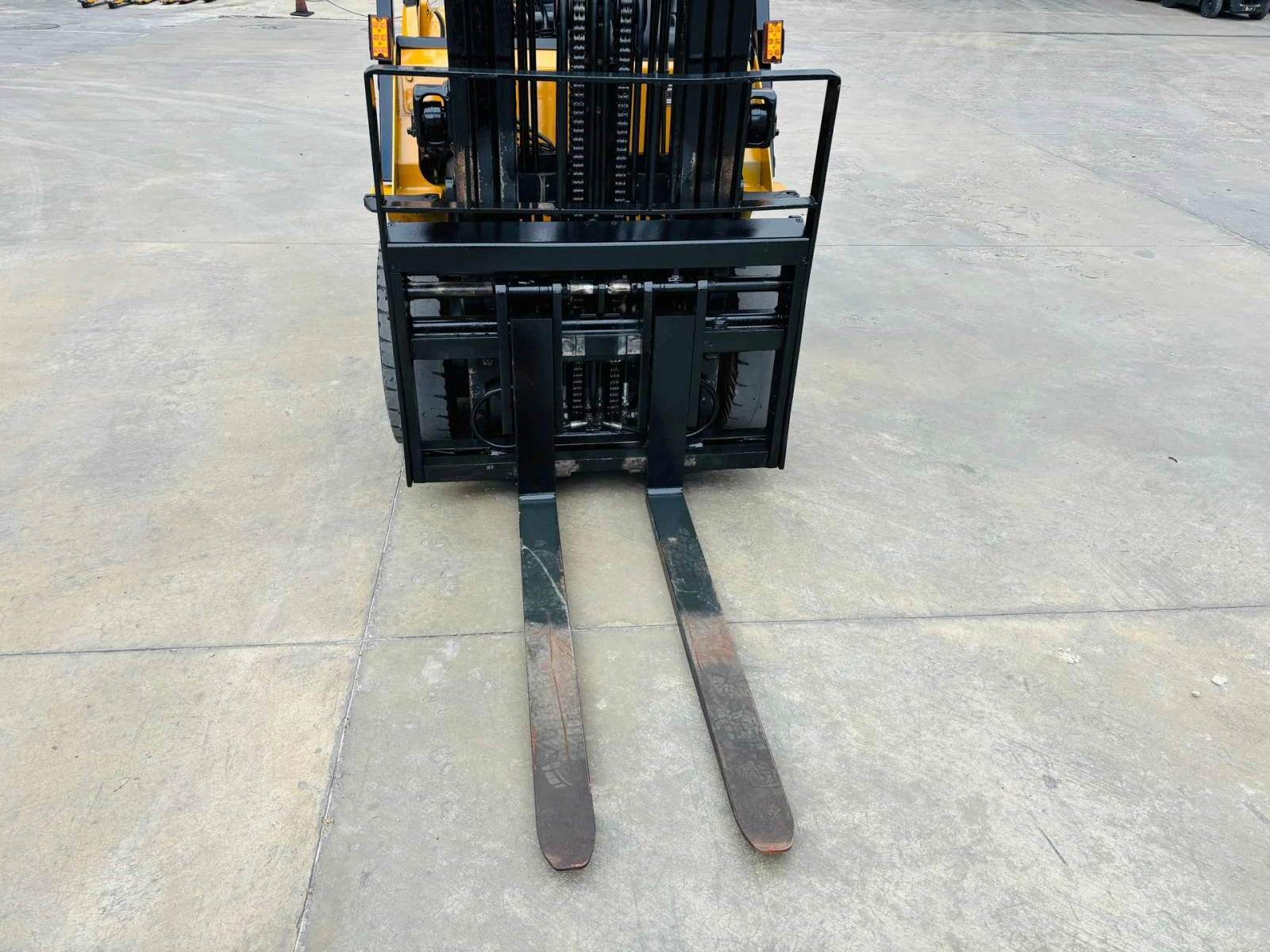  Cat      | Mobile.bg   8