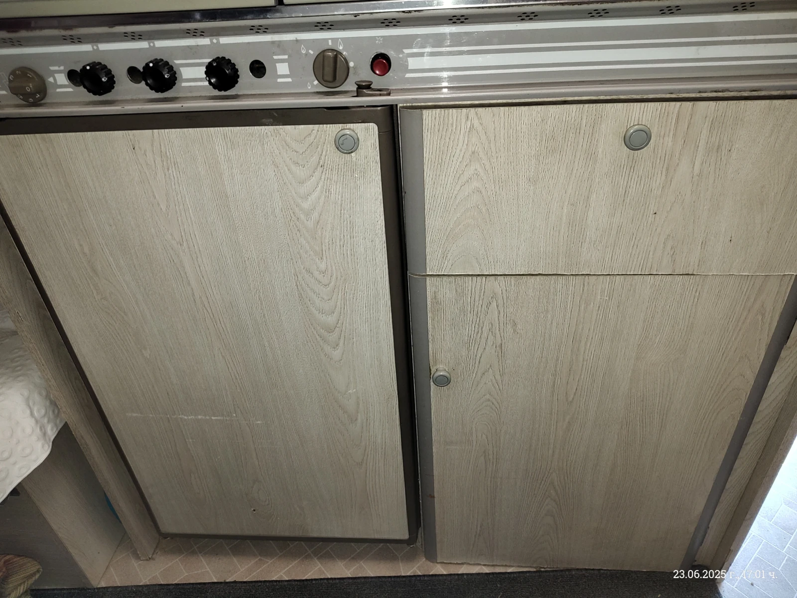 Каравана Caravelair, снимка 10 - Каравани и кемпери - 53894476