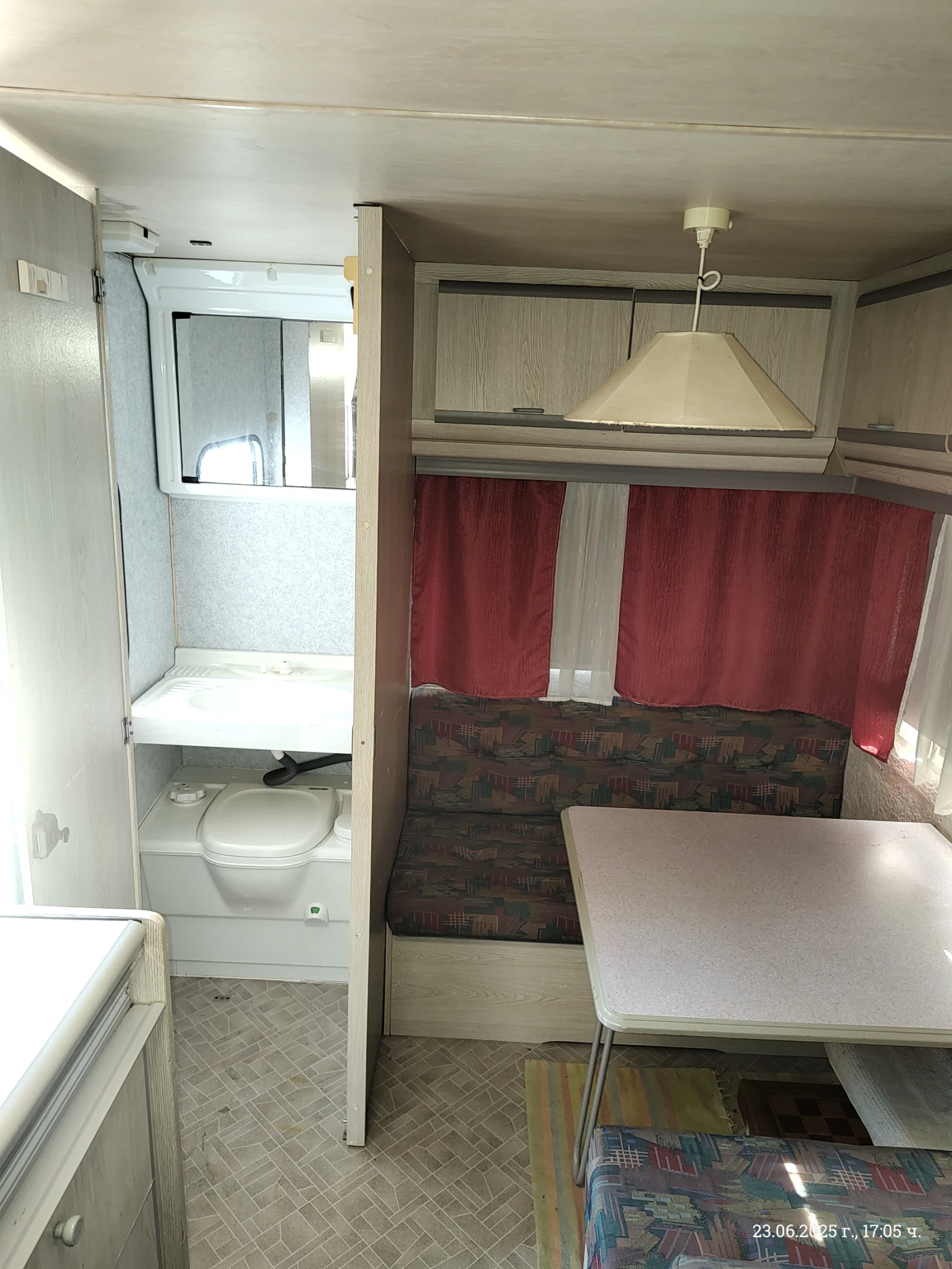 Каравана Caravelair, снимка 9 - Каравани и кемпери - 53894476