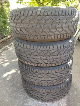 Гуми Зимни 235/55R17, снимка 6