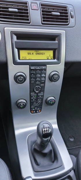 Volvo V50 2, 5i TURBO 4x4 220кс ШВЕЙЦАРИЯ КЛИМАТРОНИК, снимка 17