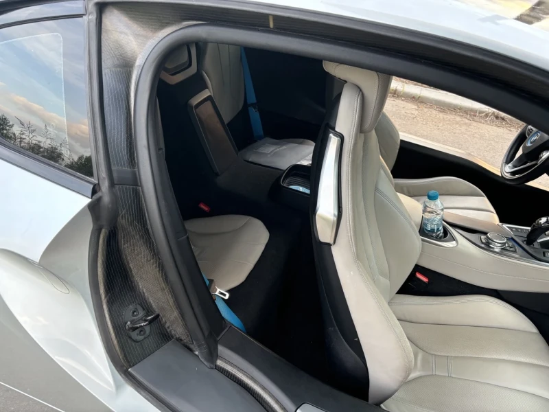 BMW i8, снимка 7 - Автомобили и джипове - 47239154