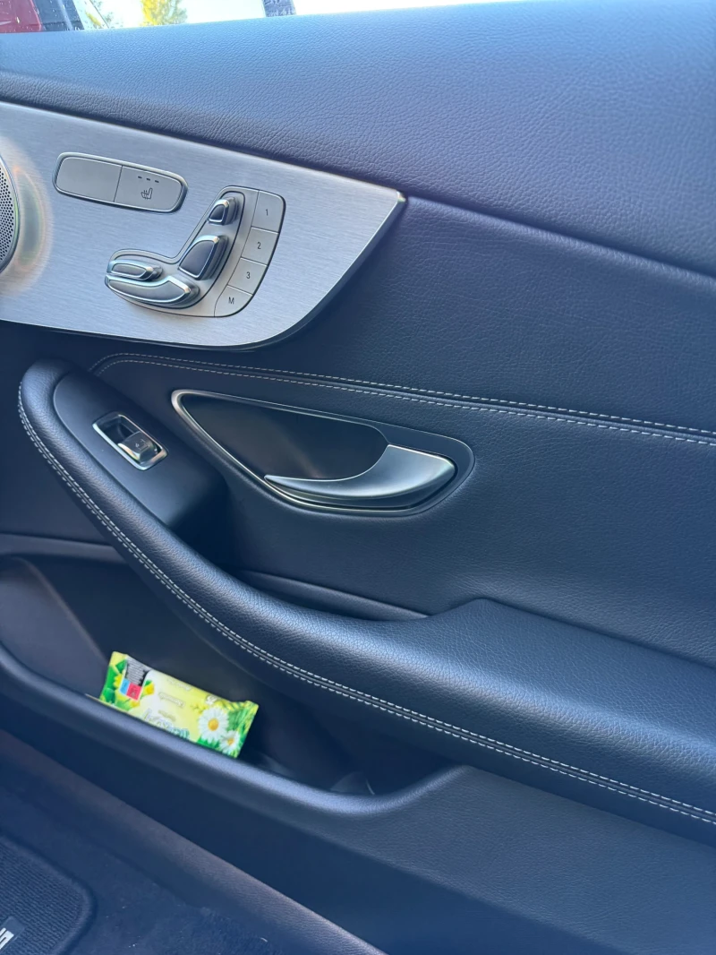 Mercedes-Benz C 200 coupe 4matic, снимка 11 - Автомобили и джипове - 52229961