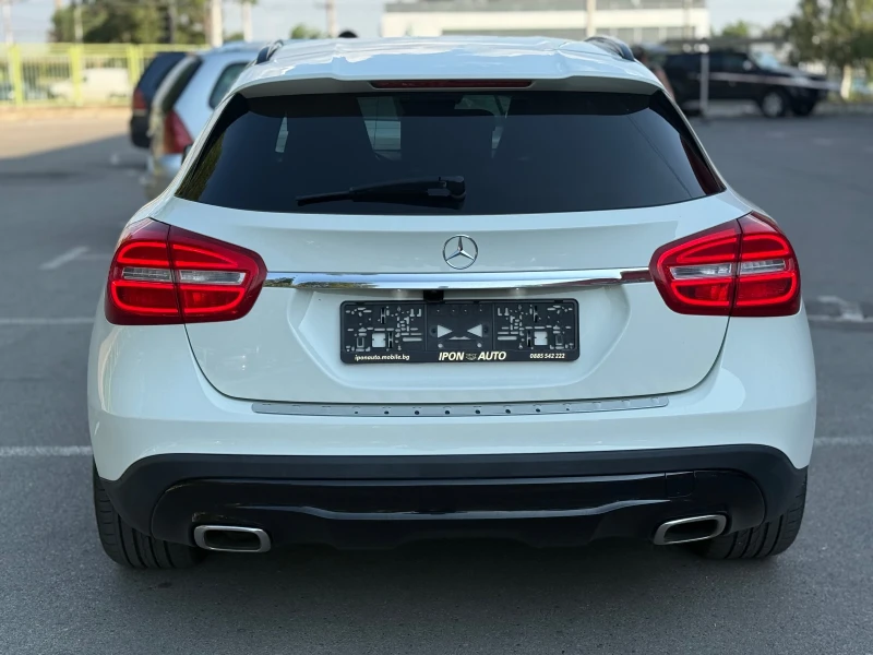 Mercedes-Benz GLA 180 SPORT* AMG* CAMERA* ASSIStLine* Мъртва Точка* ПОДГ, снимка 3 - Автомобили и джипове - 51289470
