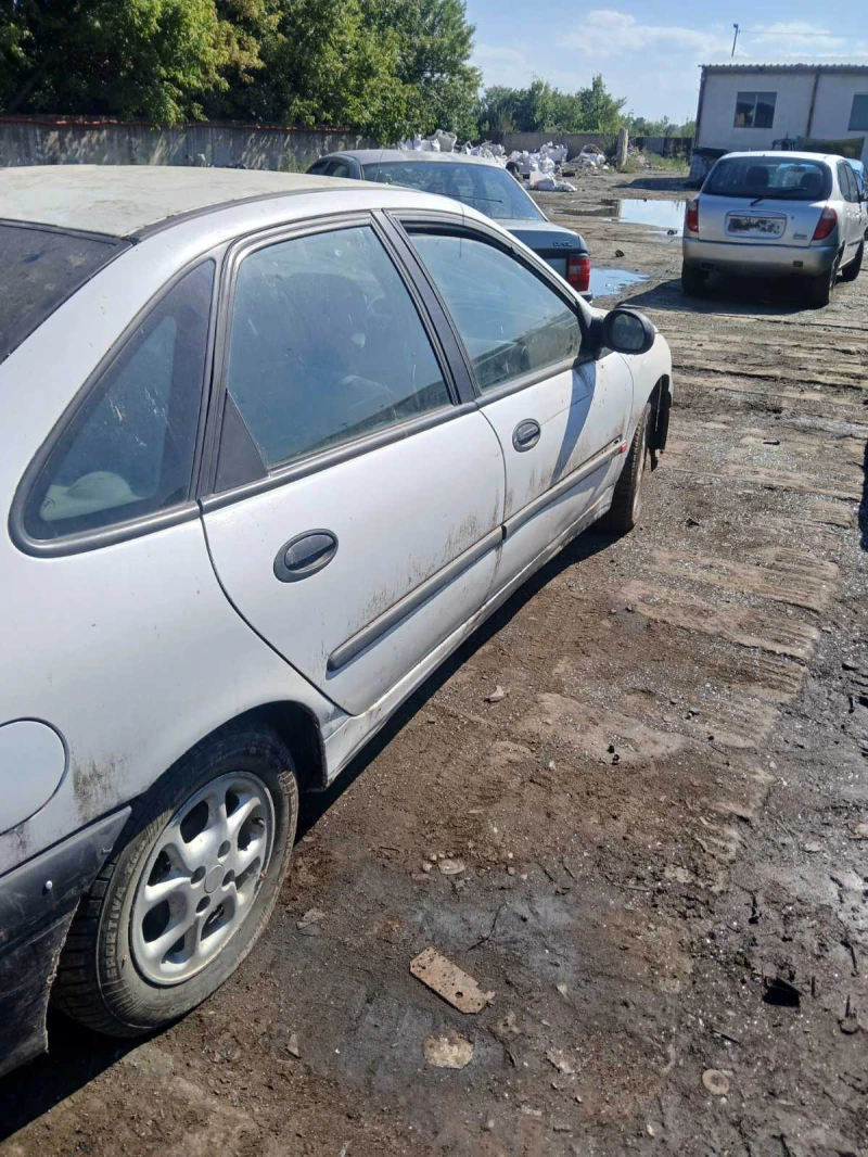 Renault Laguna, снимка 3 - Автомобили и джипове - 52034942