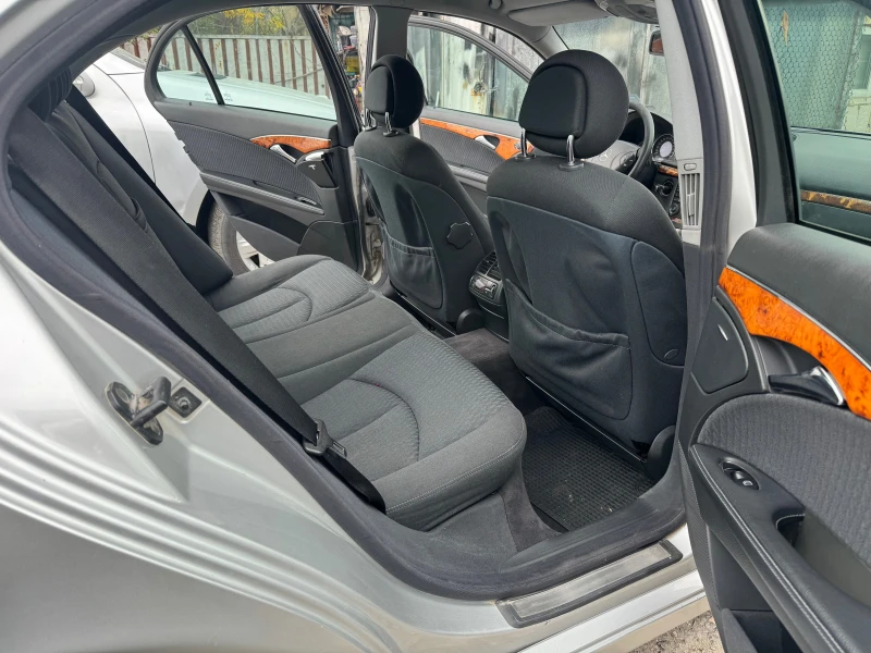 Mercedes-Benz E 270 CDI 177HP AVTOMAT NAVI KLIMA 2004G, снимка 13 - Автомобили и джипове - 52458827