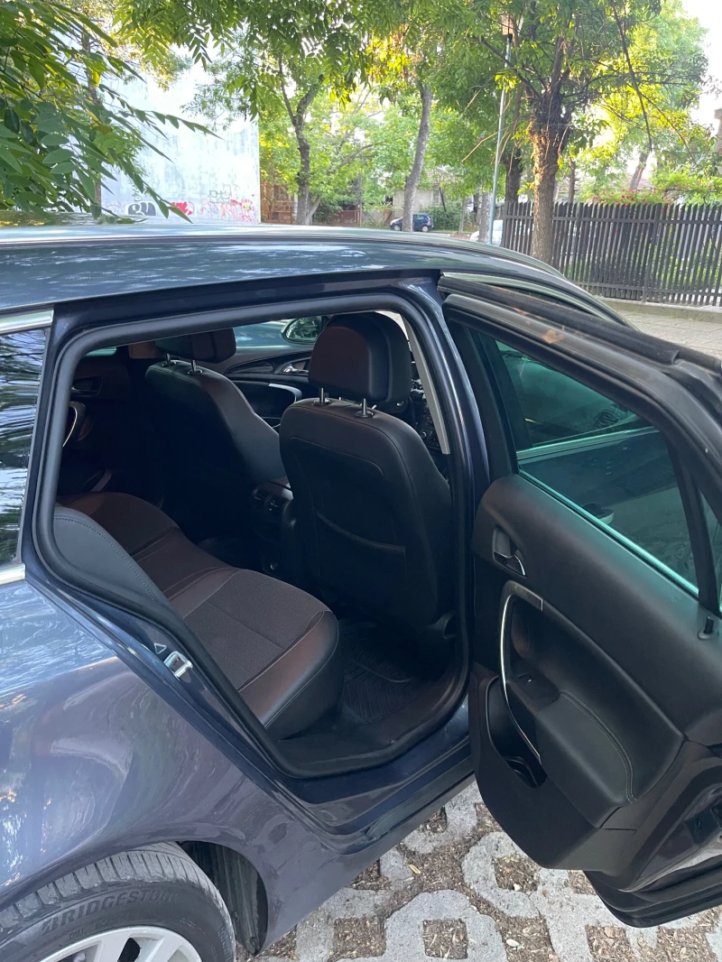 Opel Insignia, снимка 13 - Автомобили и джипове - 52680958