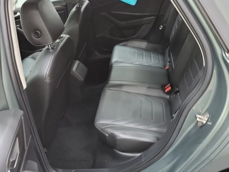 VW Jetta * EXECLINE * CARFAX * БЕЗ ПЪРВОНАЧАЛНА ВНОСКА, снимка 12 - Автомобили и джипове - 52848216