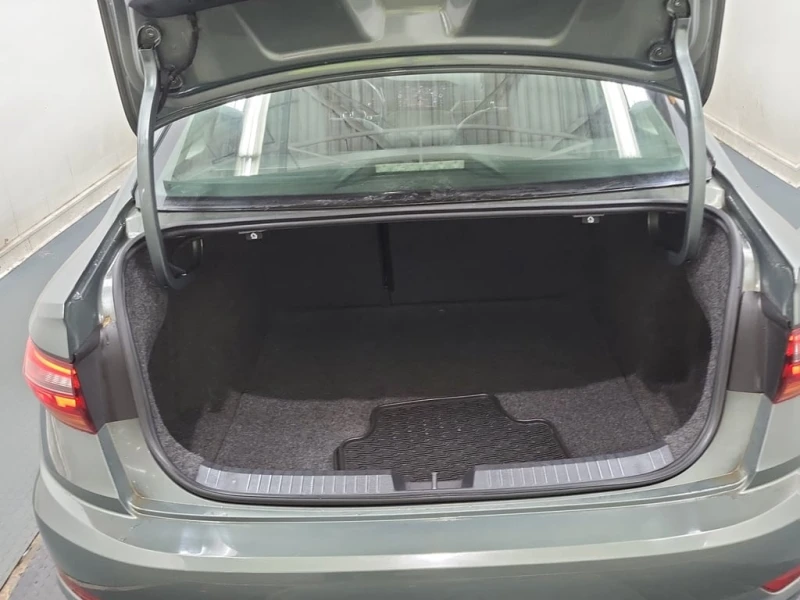 VW Jetta * EXECLINE * CARFAX * БЕЗ ПЪРВОНАЧАЛНА ВНОСКА, снимка 14 - Автомобили и джипове - 52848216