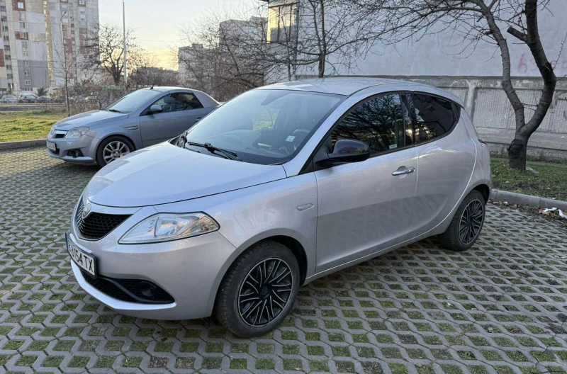Lancia Ypsilon 1.2, снимка 3 - Автомобили и джипове - 53099730