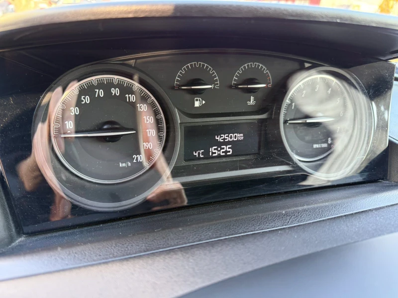 Lancia Ypsilon 1.2, снимка 8 - Автомобили и джипове - 53099730