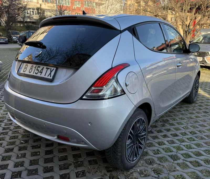 Lancia Ypsilon 1.2, снимка 7 - Автомобили и джипове - 53099730