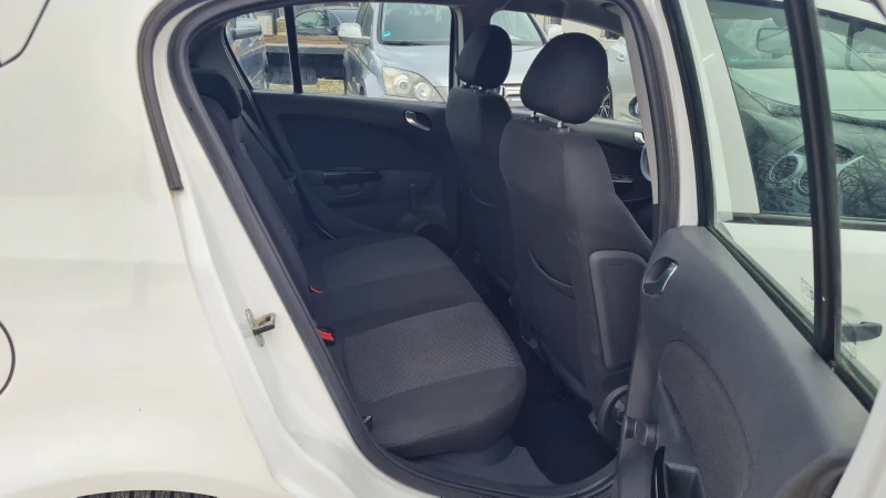 Opel Corsa 1.2i, снимка 12 - Автомобили и джипове - 53261928