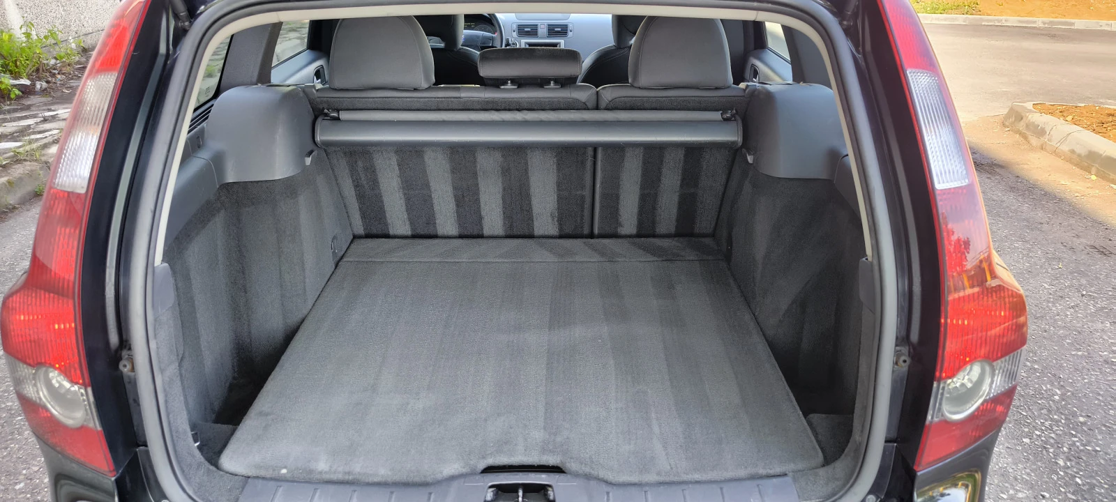 Volvo V50 2, 5i TURBO 4x4 220кс ШВЕЙЦАРИЯ КЛИМАТРОНИК | Mobile.bg — изображение 13